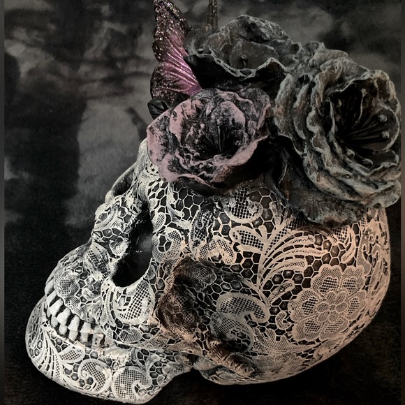 Christian Lacroix Lace Skull 💀 With  Flowers 🌸 & Butterfly 🦋 - Picture 2 of 7